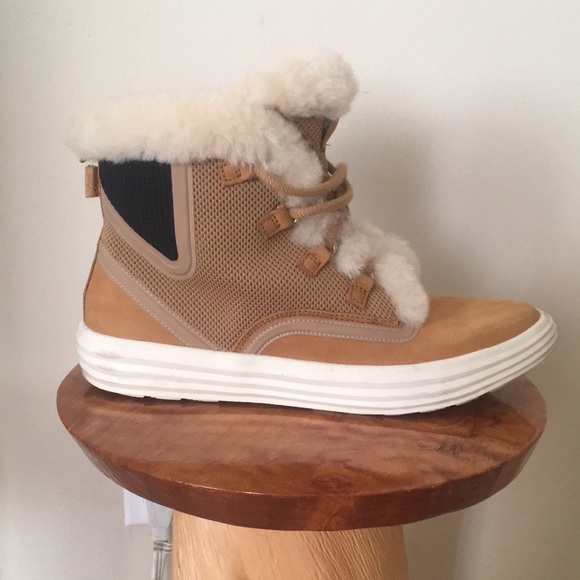 Genuine Sheepskin Boots Womens 9.5 - Picture 2 of 8